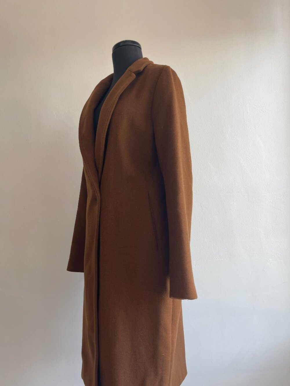ARITZIA BABTON The Stedman Coat in the Color Cigar - Picture 4 of 5